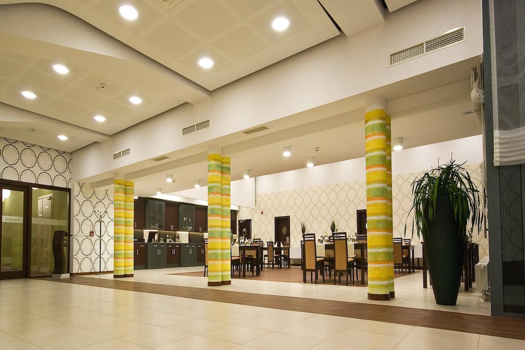 Hotel Poznanski A2 Luboń Екстериор снимка