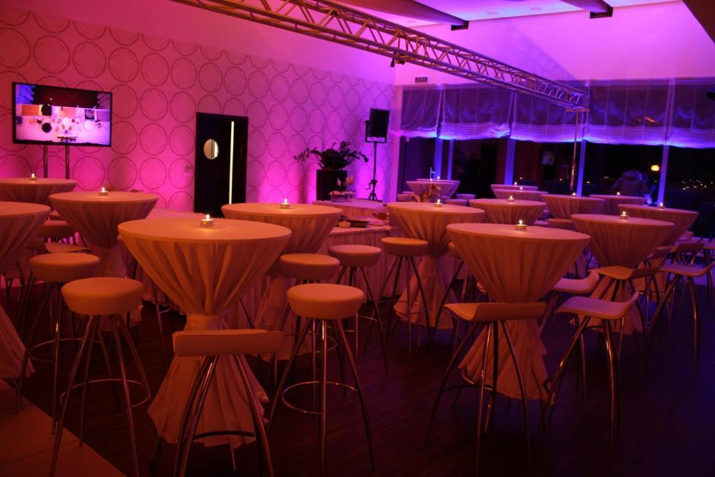 Hotel Poznanski A2 Luboń Екстериор снимка